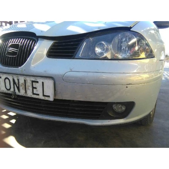 seat ibiza (6l1) del año 2002