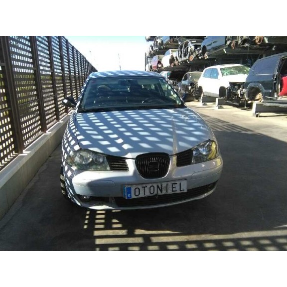 seat ibiza (6l1) del año 2002