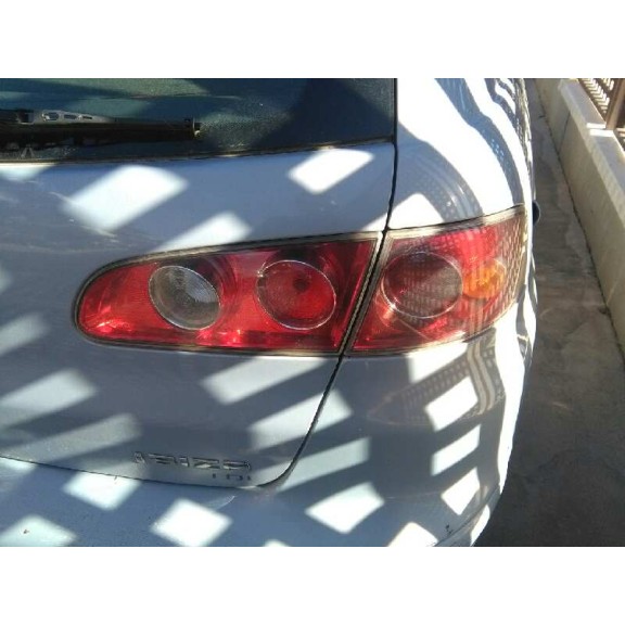 seat ibiza (6l1) del año 2002