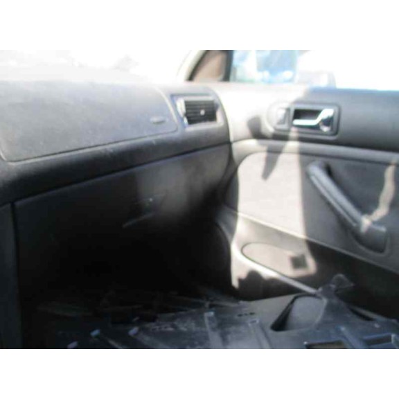 volkswagen golf iv berlina (1j1) del año 2000