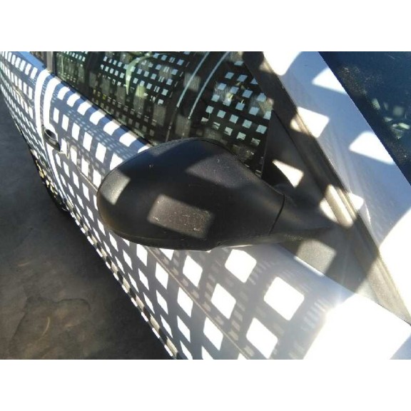 seat ibiza (6l1) del año 2002