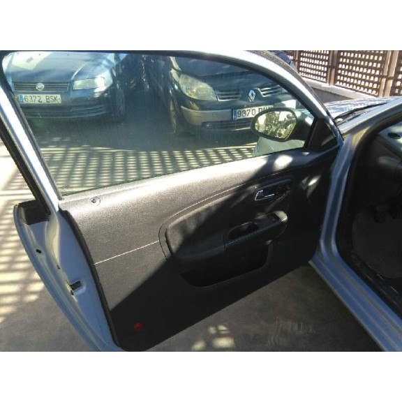 seat ibiza (6l1) del año 2002