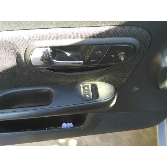 seat ibiza (6l1) del año 2002