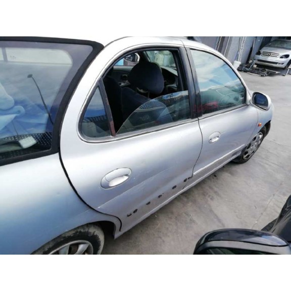 hyundai lantra familiar (rd) del año 2000