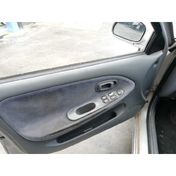 hyundai lantra familiar (rd) del año 2000