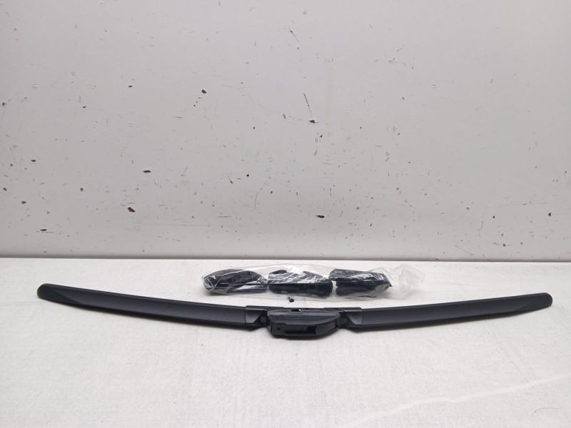 Recambio de escobilla limpia para peugeot 3008 referencia OEM IAM cgaf2358  58 cm 23´´ flexible