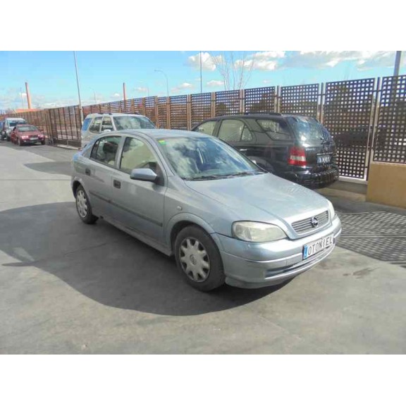 opel astra g berlina del año 2004