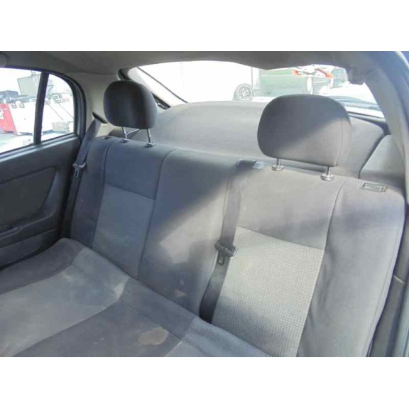 opel astra g berlina del año 2004