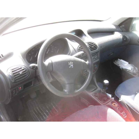 peugeot 206 berlina del año 2002