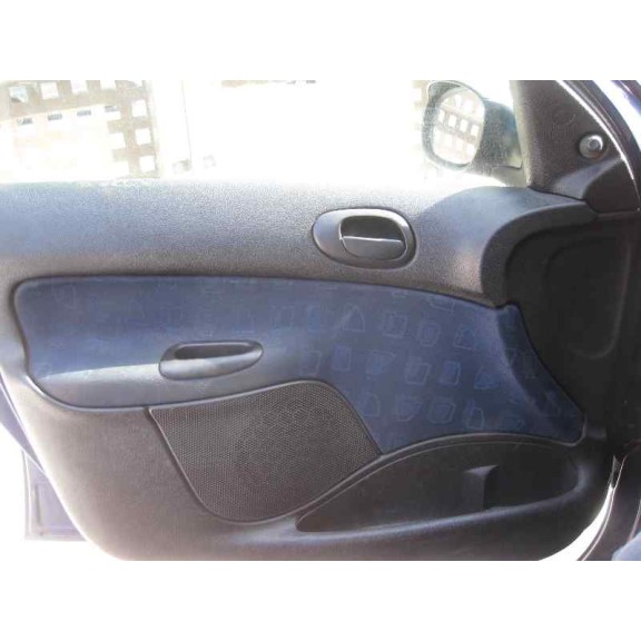 peugeot 206 berlina del año 2002