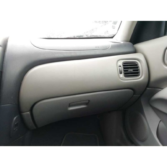 nissan almera (n16/e) del año 2000