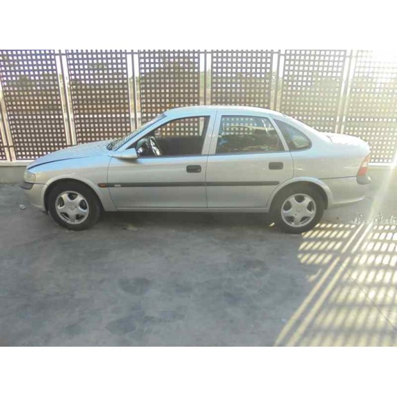 opel vectra b berlina del año 1998