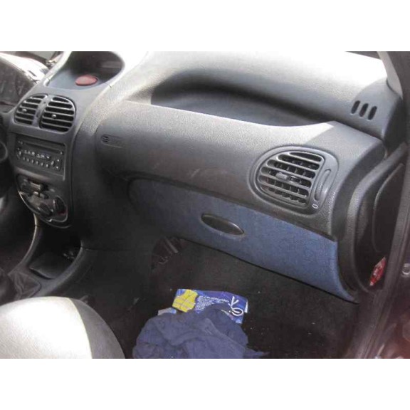 peugeot 206 berlina del año 2002