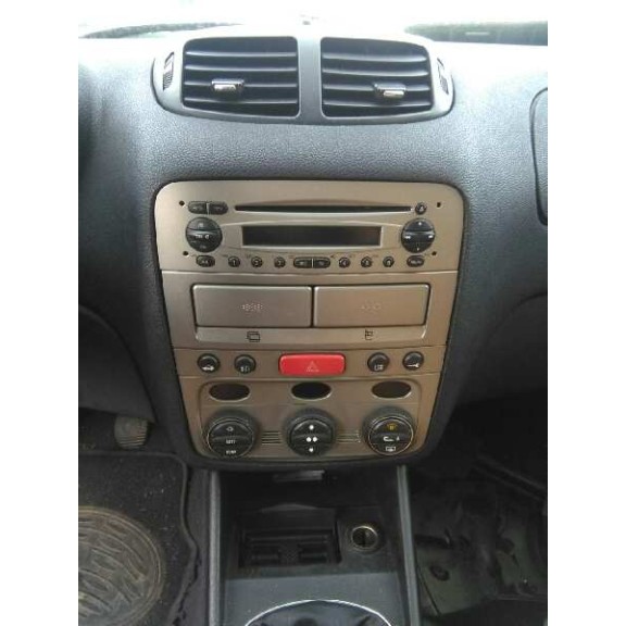 alfa romeo 147 (190) del año 2002