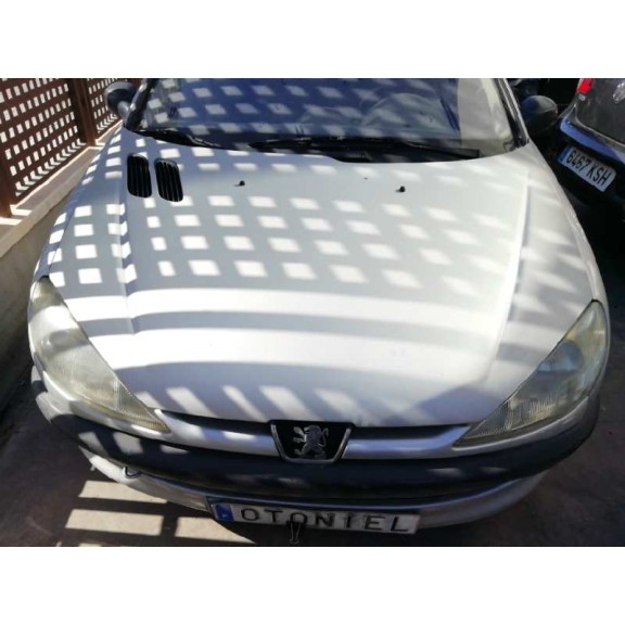 peugeot 206 berlina del año 2002