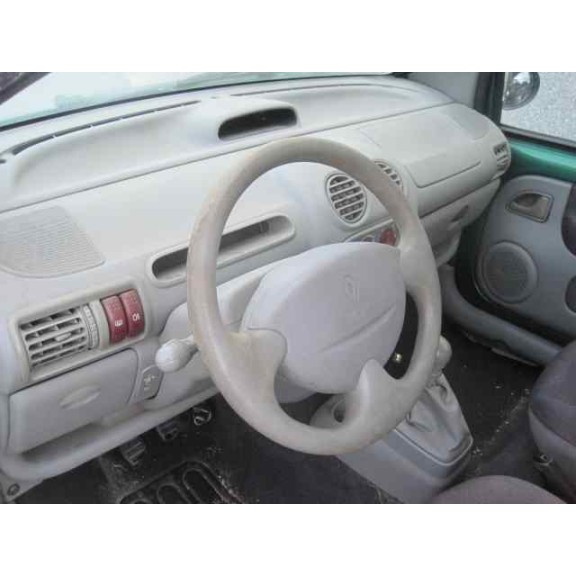 renault twingo (co6) del año 2002