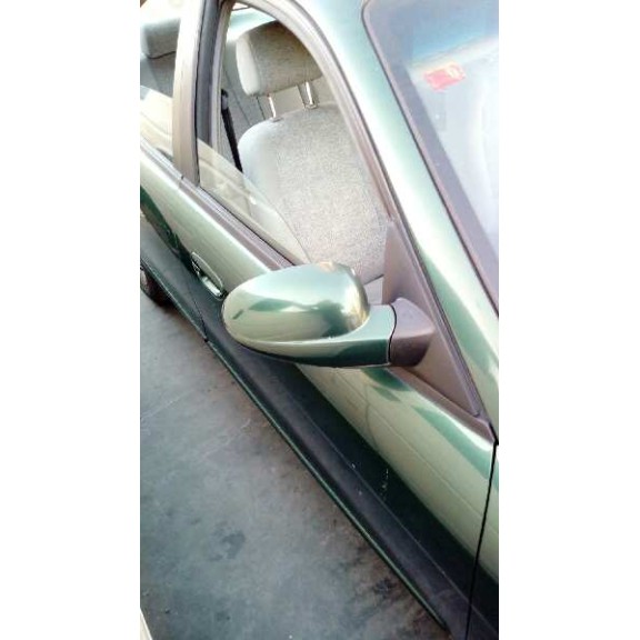 daewoo nubira berlina del año 2001