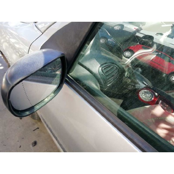 peugeot 206 berlina del año 2002