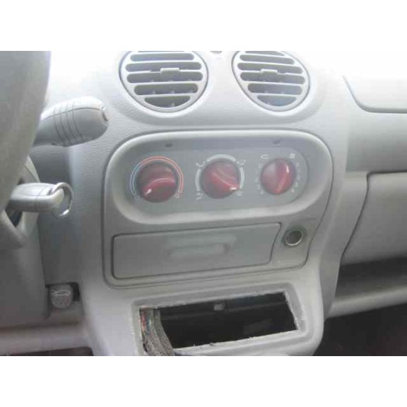 renault twingo (co6) del año 2002