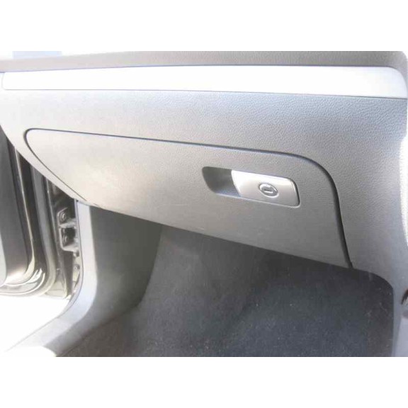 volkswagen golf v berlina (1k1) del año 2003