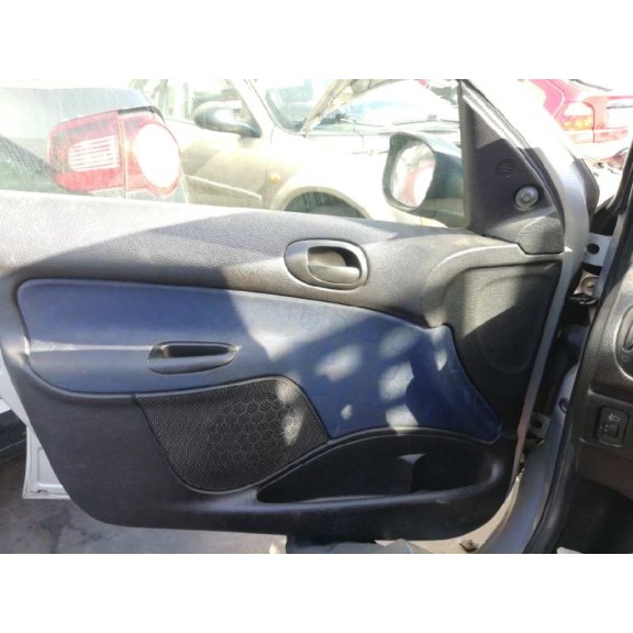 peugeot 206 berlina del año 2002