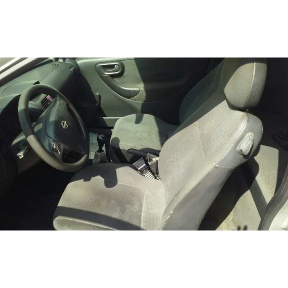 opel corsa c del año 2002