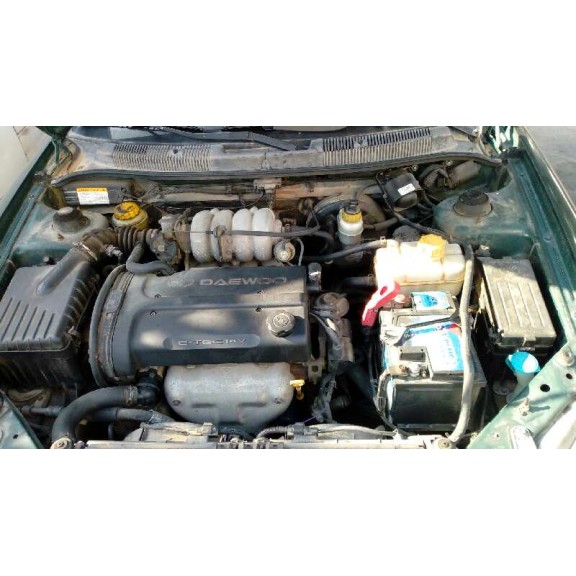 daewoo nubira berlina del año 2001