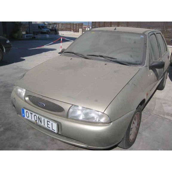 ford fiesta berlina del año 1999