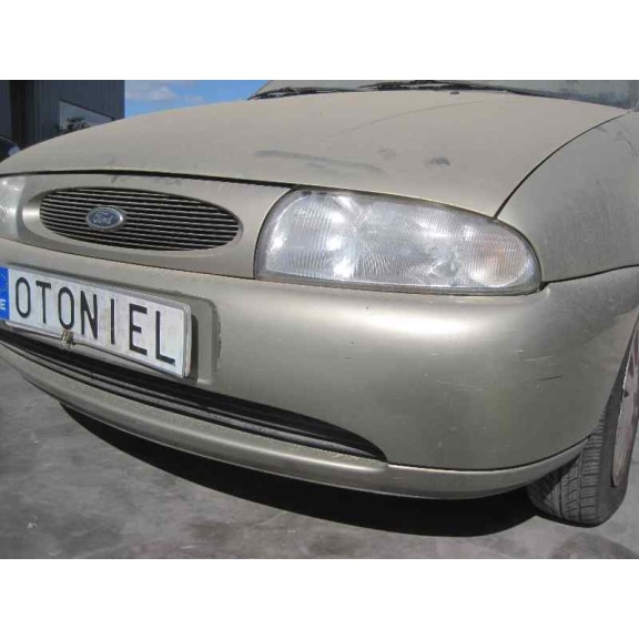 ford fiesta berlina del año 1999