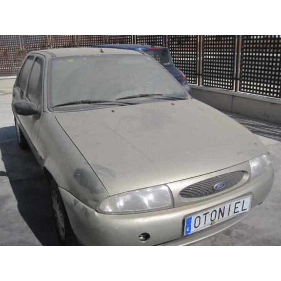 ford fiesta berlina del año 1999