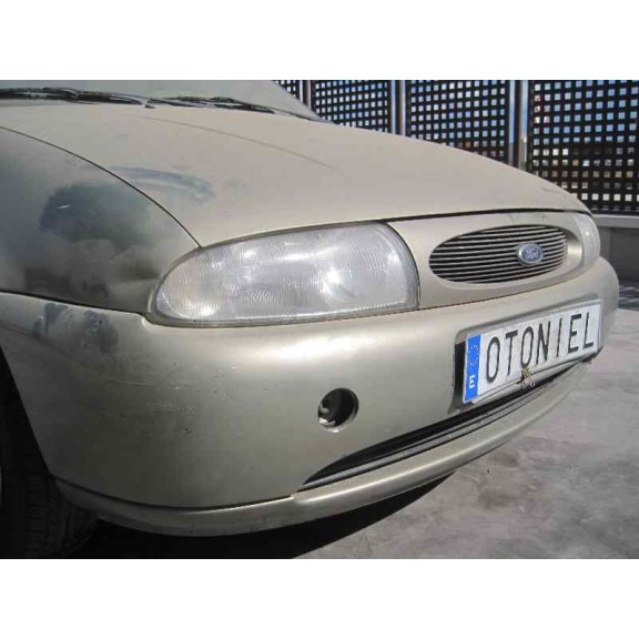 ford fiesta berlina del año 1999