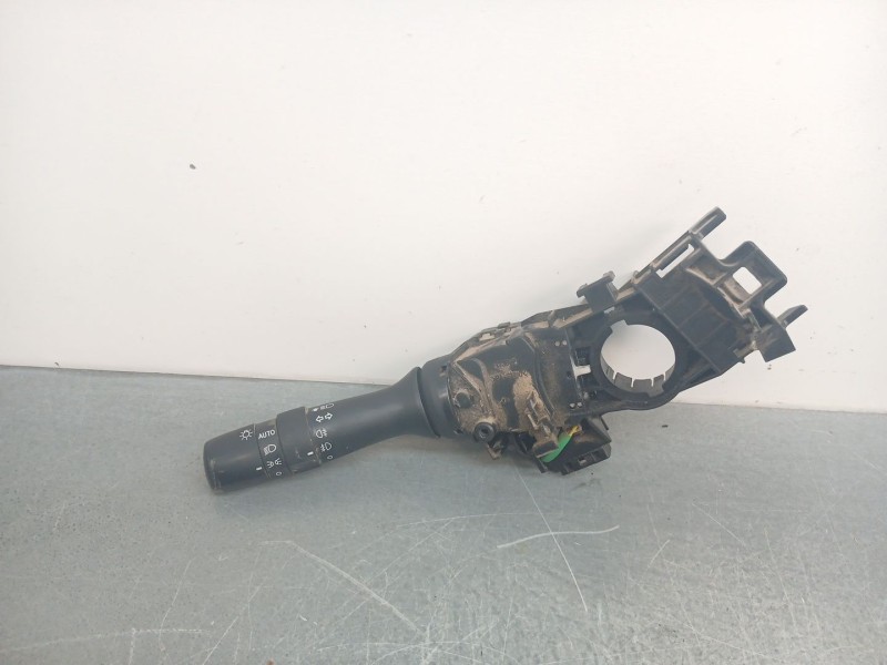 Recambio de mando luces para lexus ct 200h referencia OEM IAM 4211117f534  