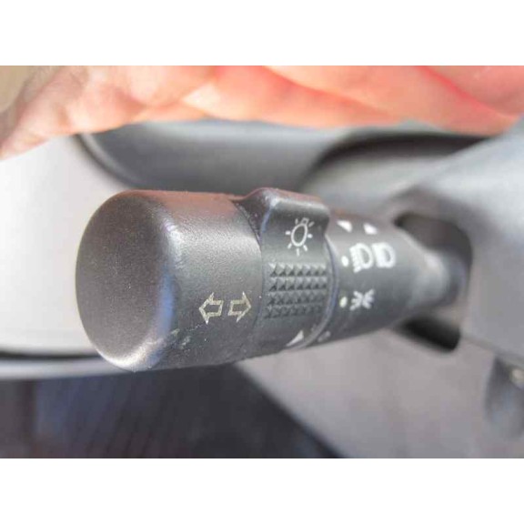 ford fiesta berlina del año 1999