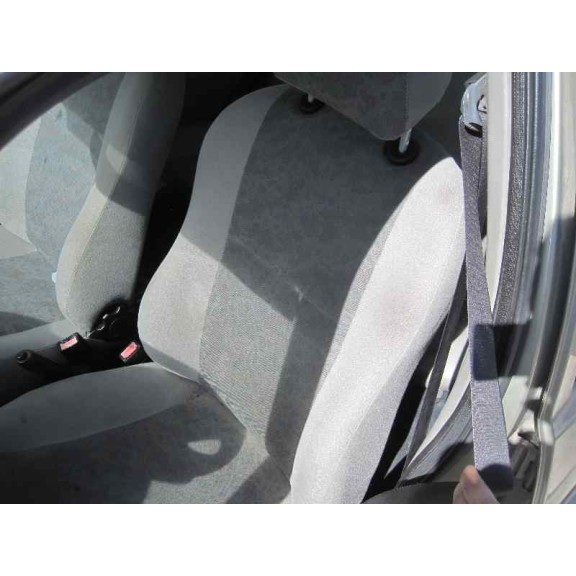 ford fiesta berlina del año 1999