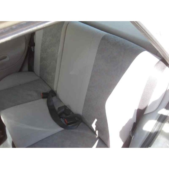 ford fiesta berlina del año 1999