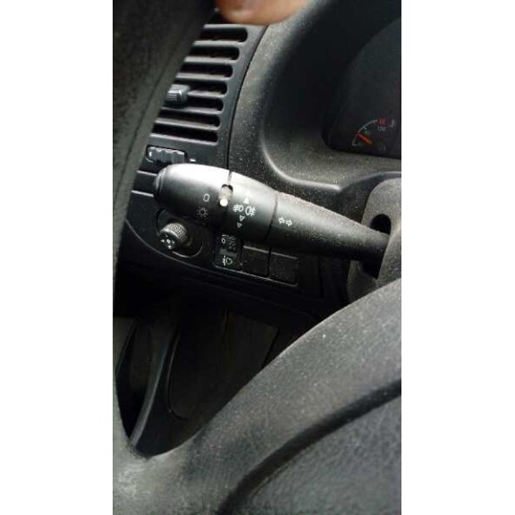 citroën xsara berlina del año 2002