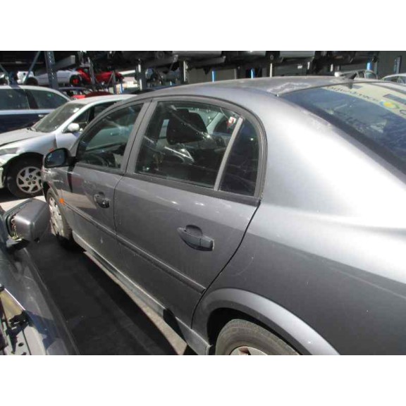 opel vectra c berlina del año 2003