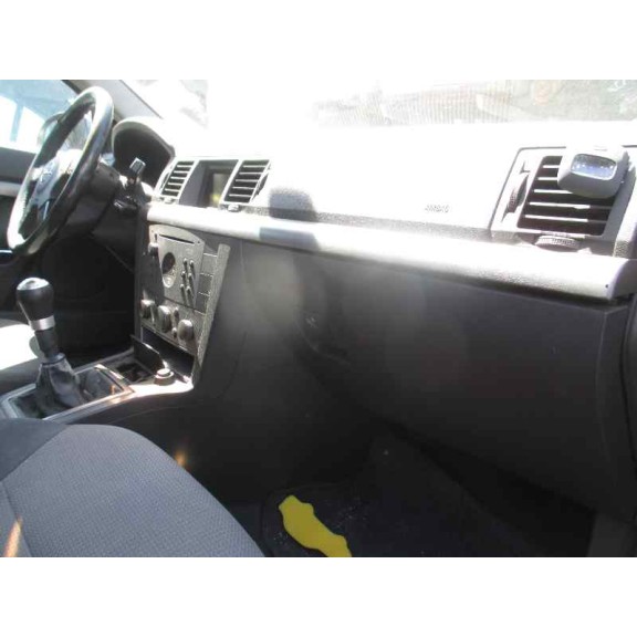 opel vectra c berlina del año 2003