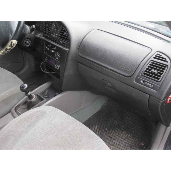 daewoo nubira berlina del año 1999