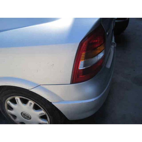 opel astra g berlina del año 2000