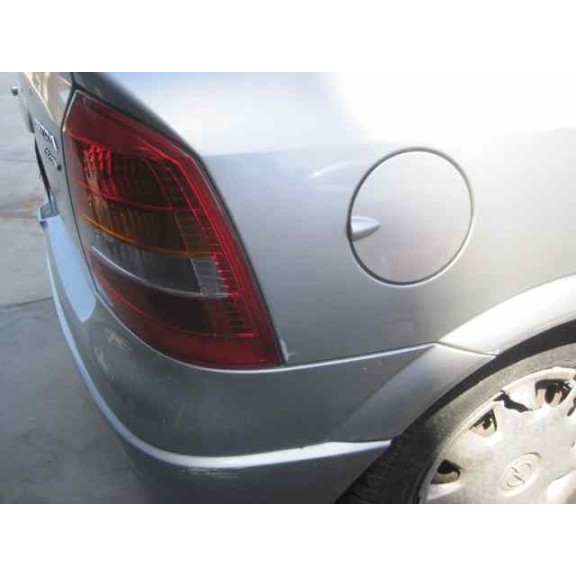 opel astra g berlina del año 2000
