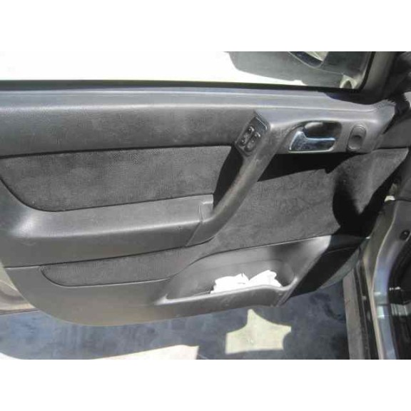 opel astra g berlina del año 2000