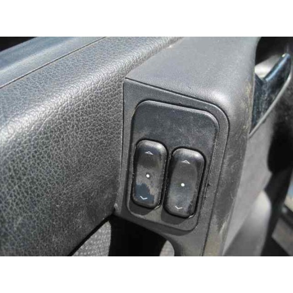 opel astra g berlina del año 2000