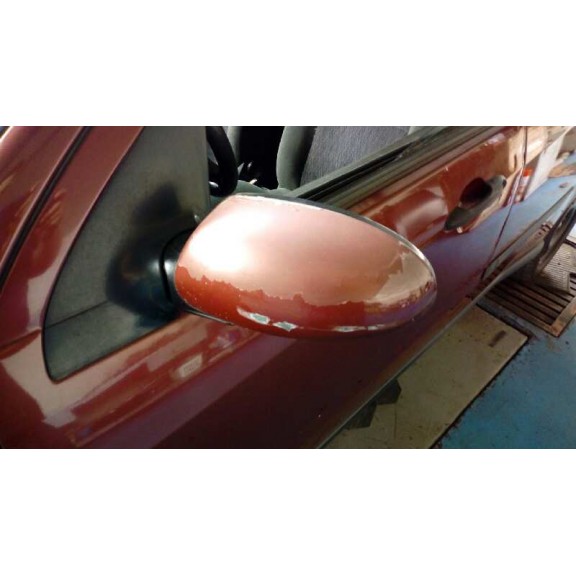 ford focus berlina (cak) del año 2000