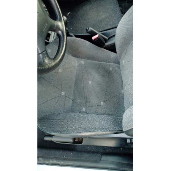 citroën xsara berlina del año 2000