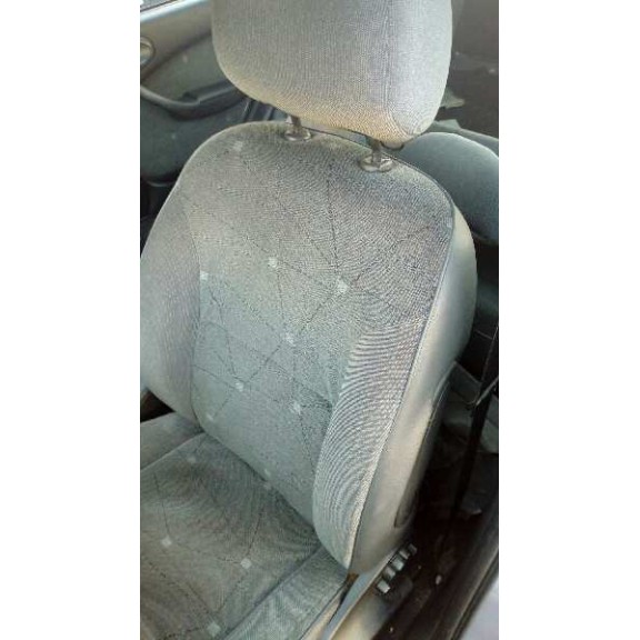 citroën xsara berlina del año 2000