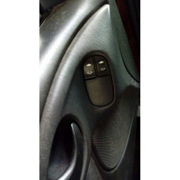 ford focus berlina (cak) del año 2000