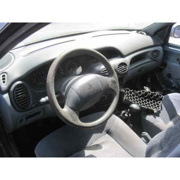 renault megane i berlina hatchback (ba0) del año 1999