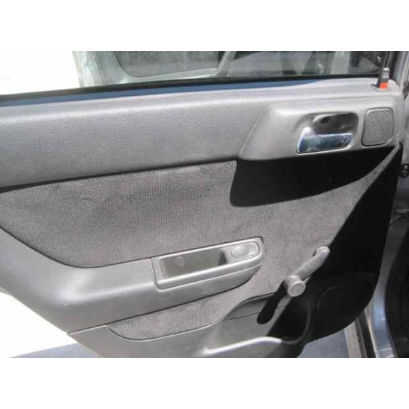 opel astra g berlina del año 2000