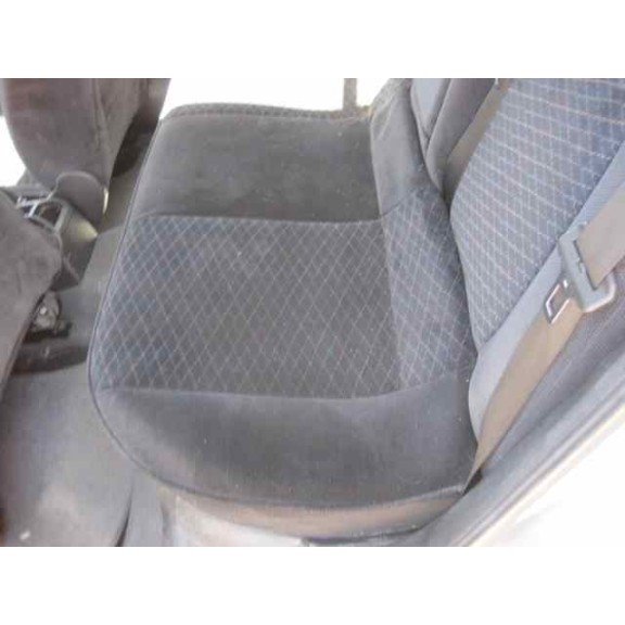 opel astra g berlina del año 2000